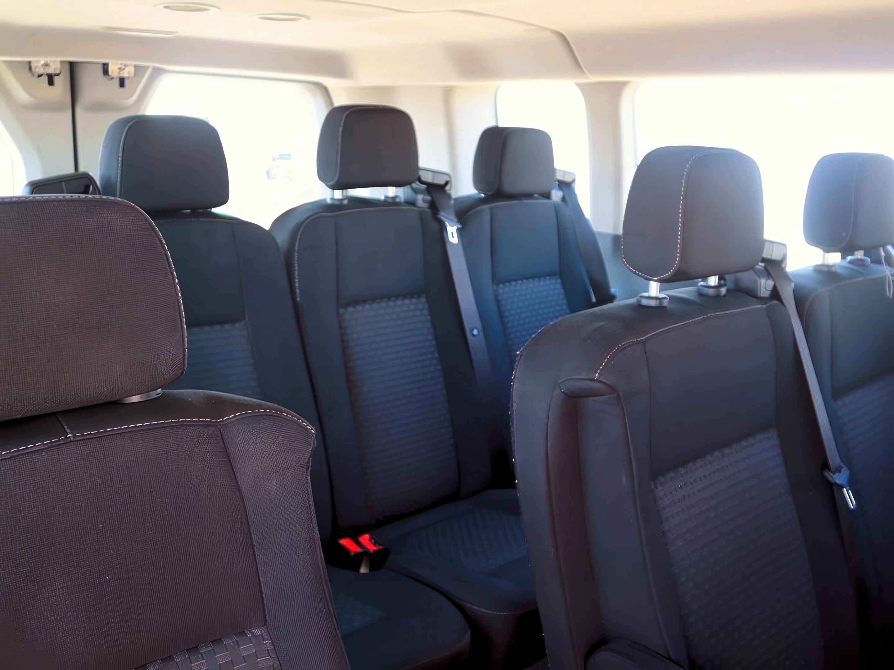 2021 Ford Transit Passenger Van XLT - Photo 23