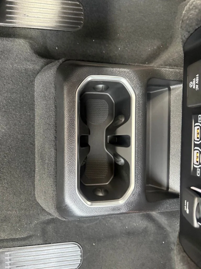 New 2026 Fathom Blue Pearlcoat Jeep Upland image 41