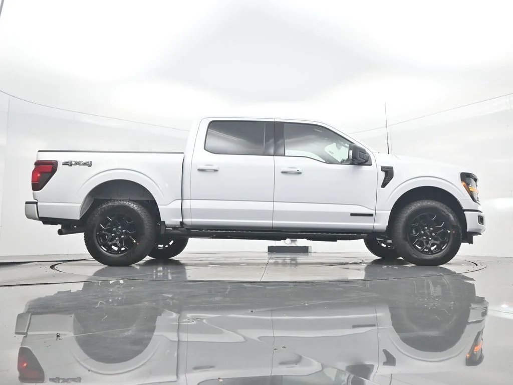 New 2026 Oxford White Ford XLT image 47