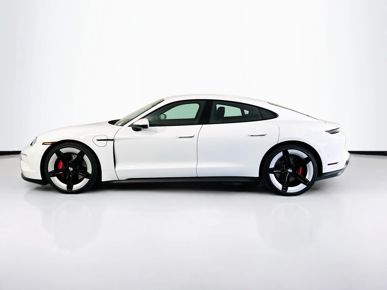 New 2025 White Porsche 4S image 2