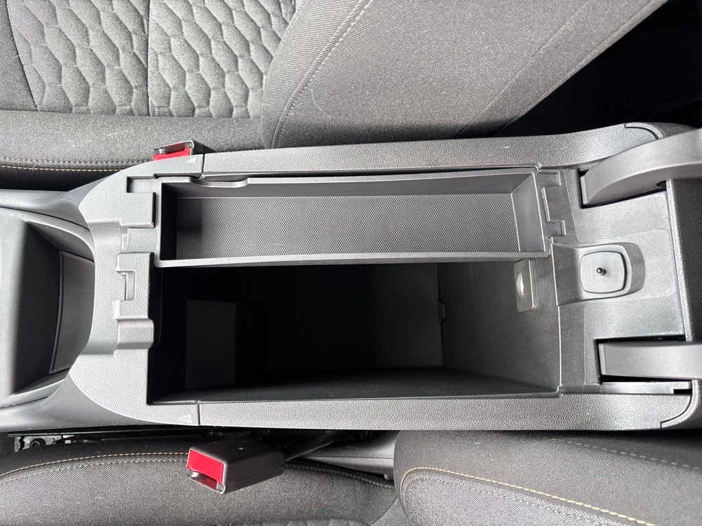 Used 2018 White Chevrolet LT image 28
