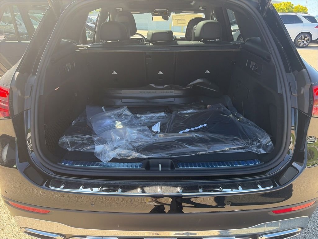 New 2026 Black Mercedes-Benz GLC 300 image 23