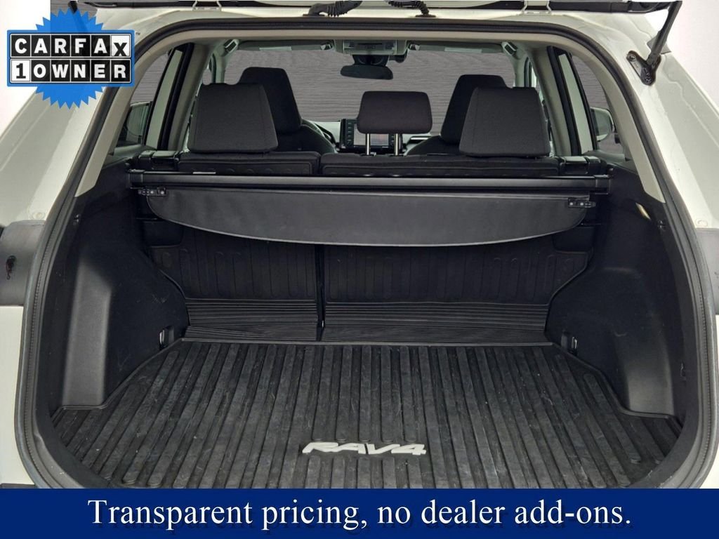 Used 2022 White Toyota XLE image 11