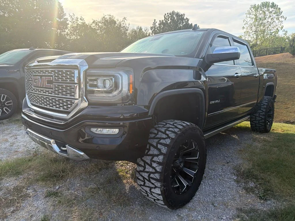 Used 2018 Onyx Black GMC Denali image 1