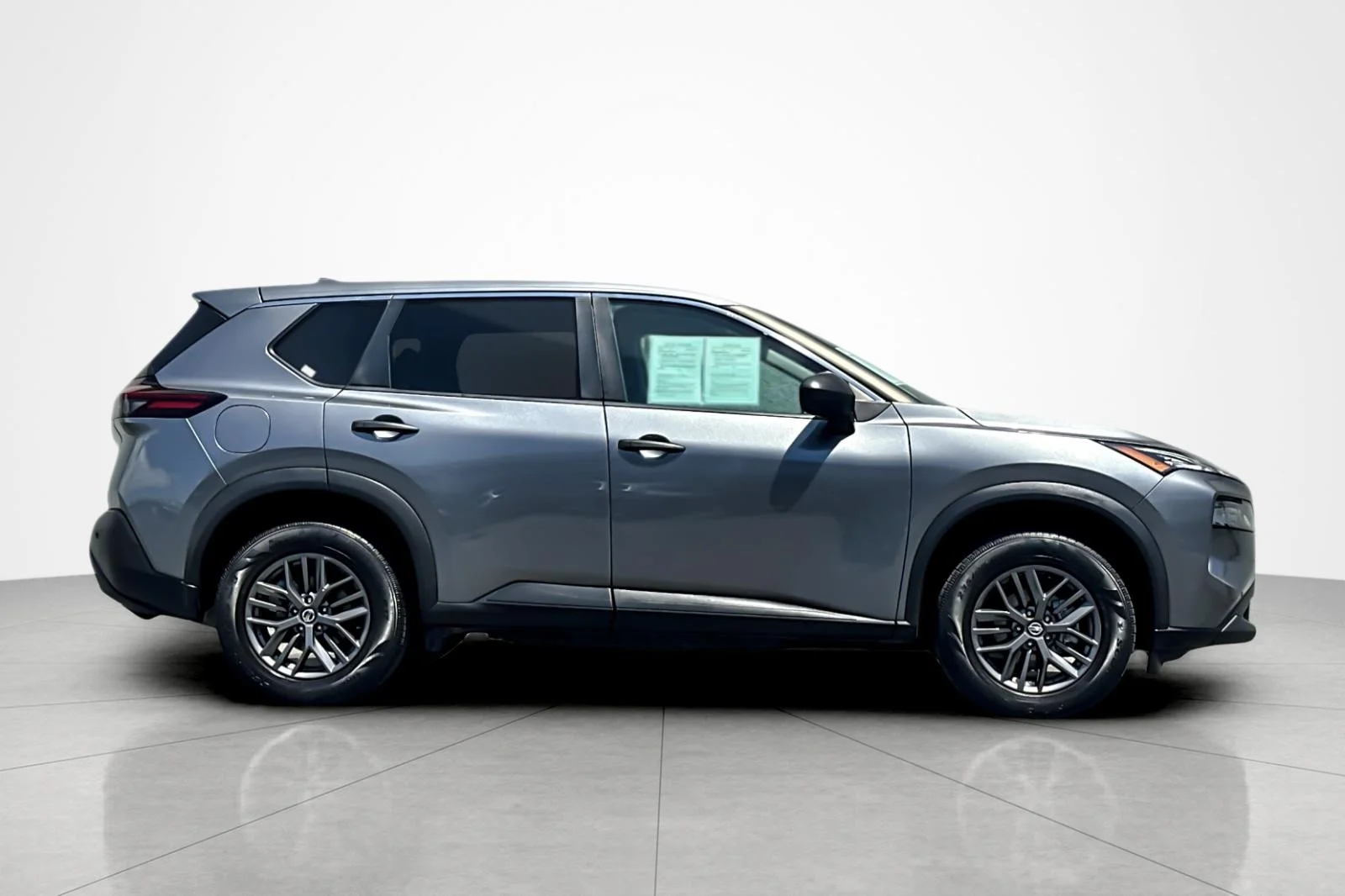 Used 2021 Gun Metallic Nissan S image 6