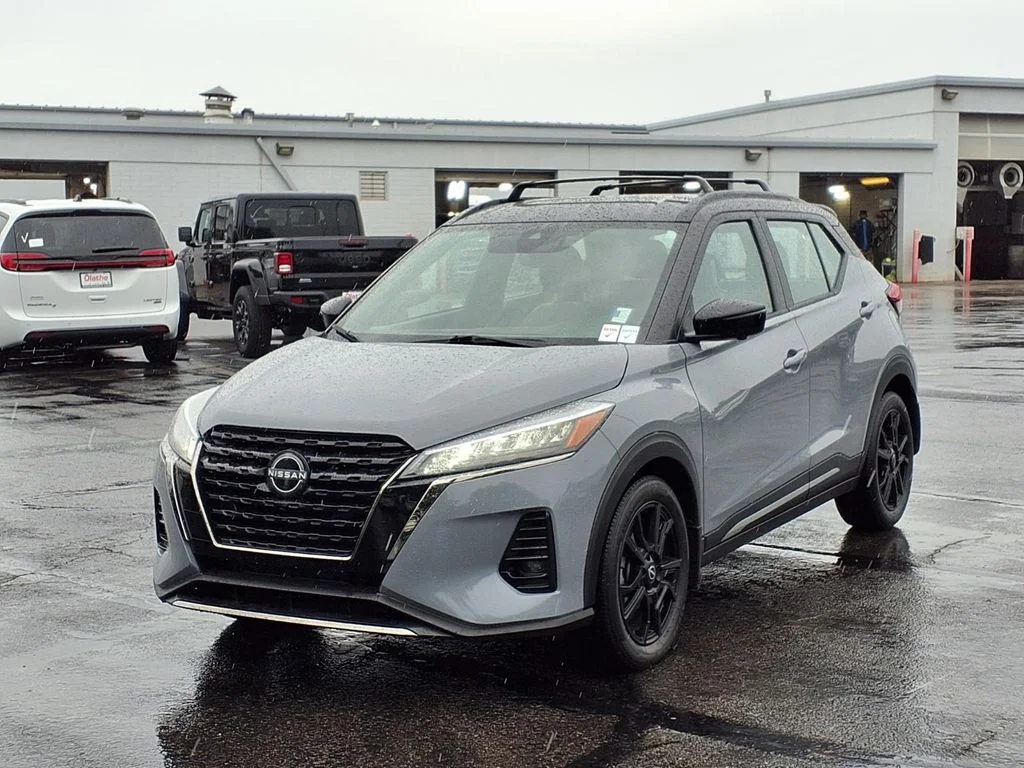 Used 2024 Nissan Kicks SR with VIN 3N1CP5DVXRL516137 for sale in Kansas City