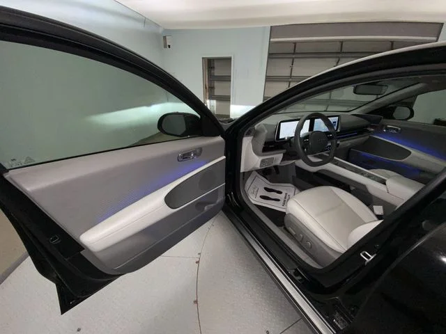 Used 2024 Black Hyundai SEL image 11
