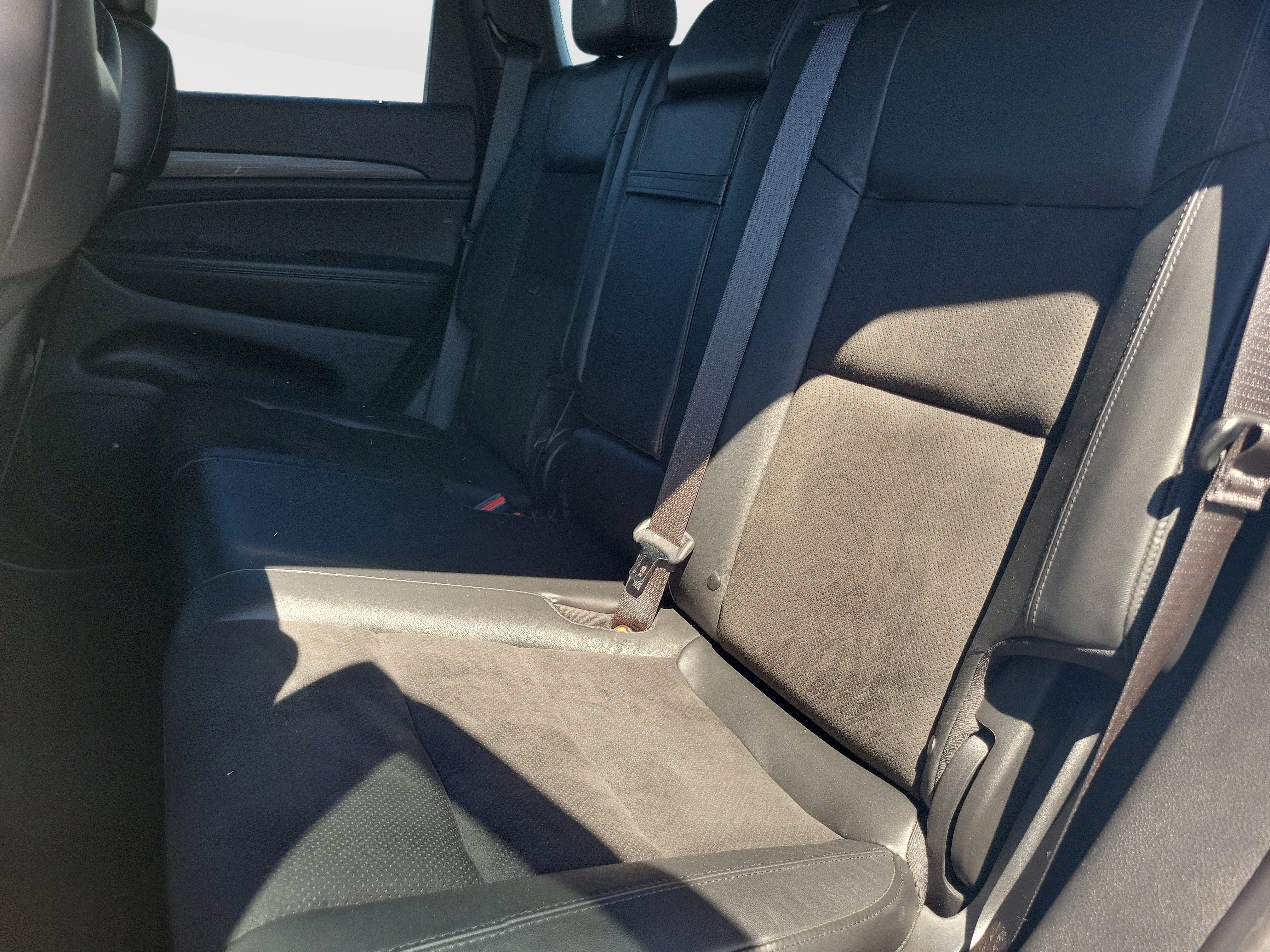 Certified Used 2021 White Jeep Laredo X image 15