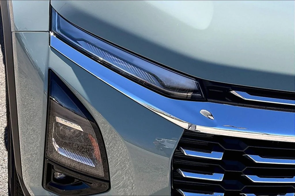 Used 2025 Green Chevrolet LT image 32
