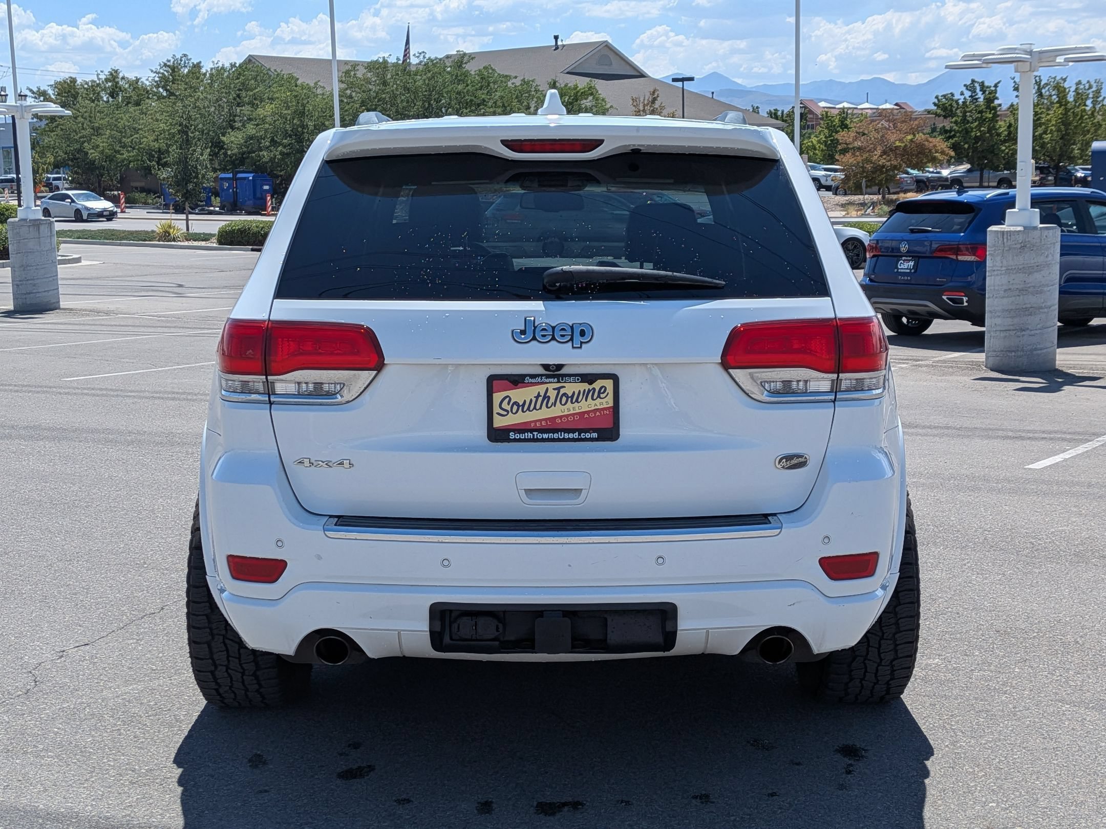 Used 2015 Bright White Clearcoat Jeep Overland image 4