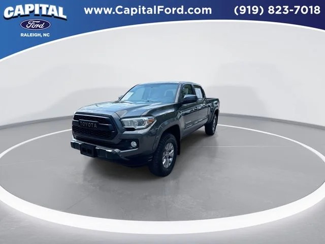 Used 2016 Gray Toyota SR5 image 4