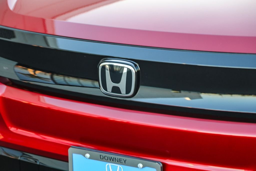 New 2026 Scarlet Red Metallic Honda Touring image 6