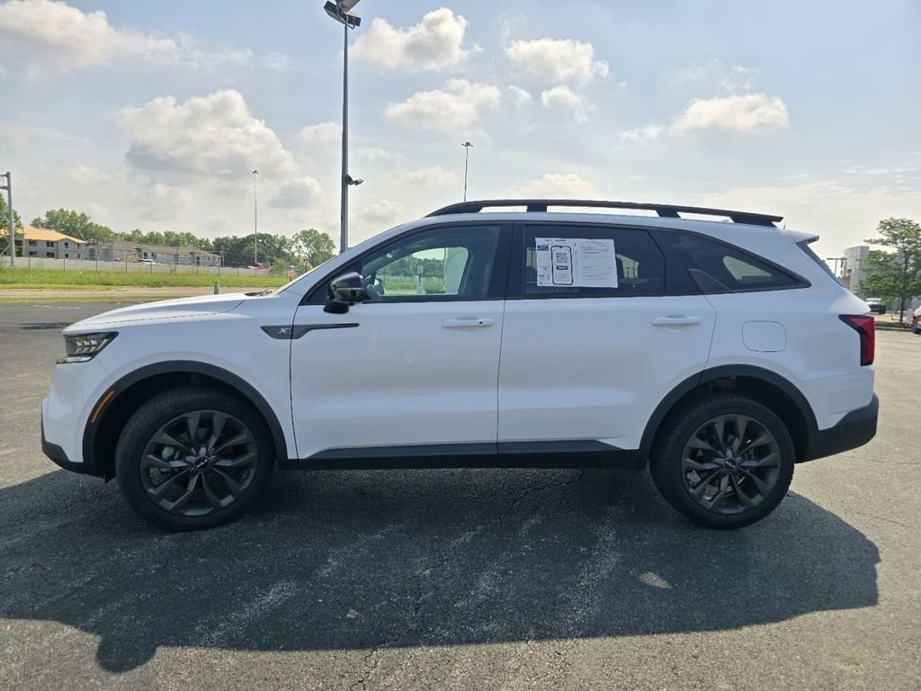 Used 2023 White Kia X-Line SX Prestige image 15