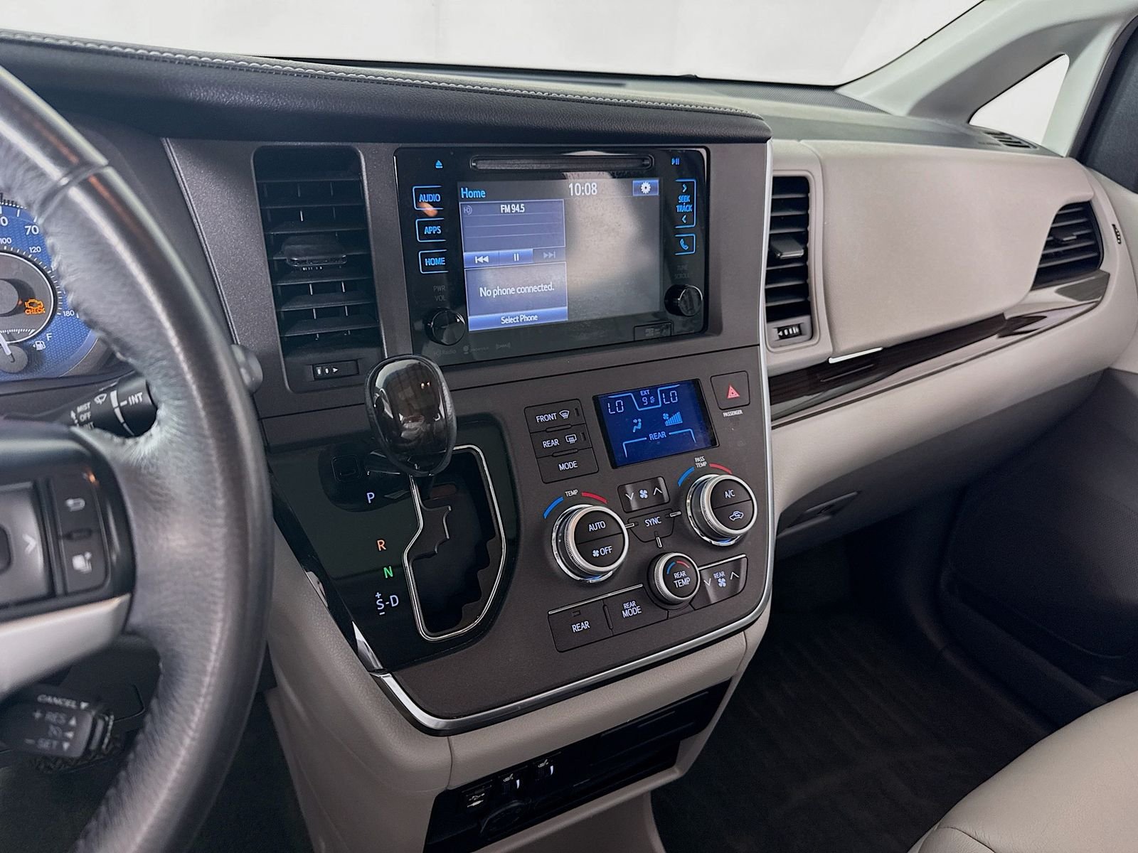 Used 2017 Silver Sky Metallic Toyota XLE Premium AWD image 16