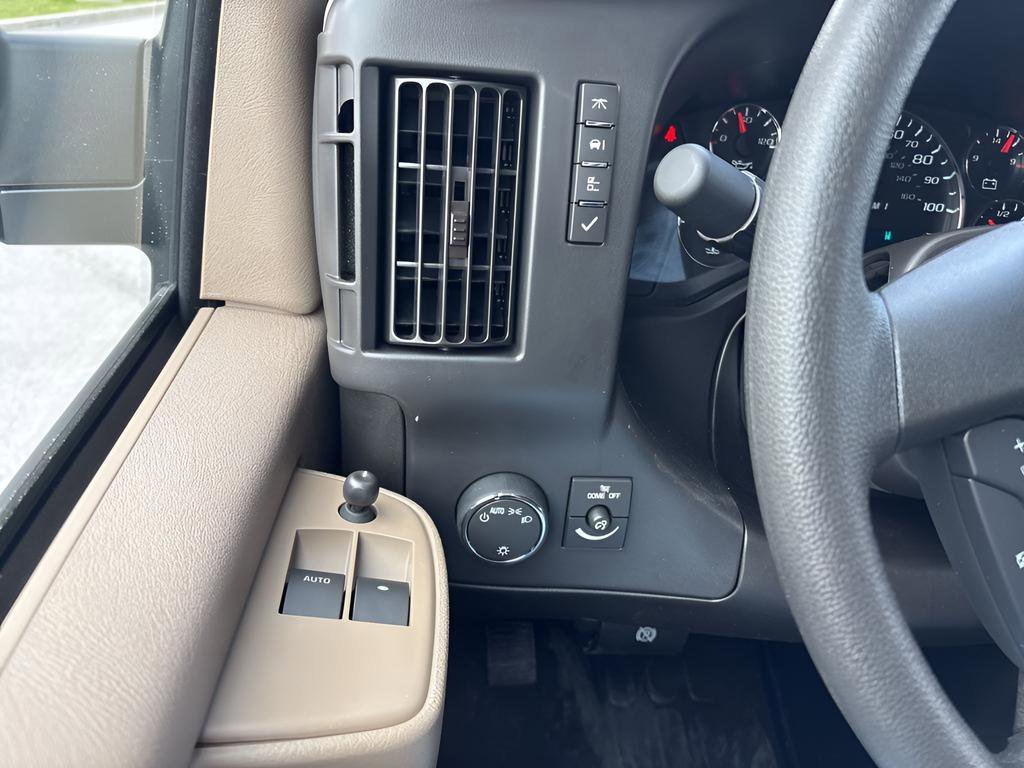 2025 Chevrolet Express Cargo Work Van - Photo 25