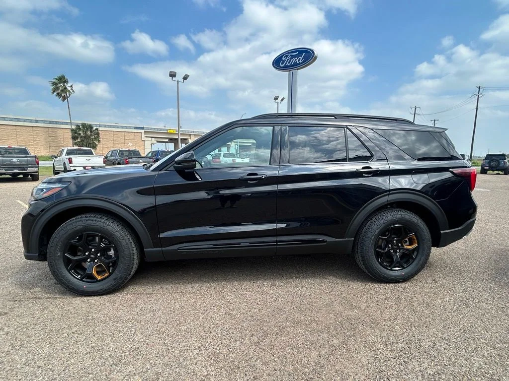 New 2026 Agate Black Metallic Ford Tremor® image 4