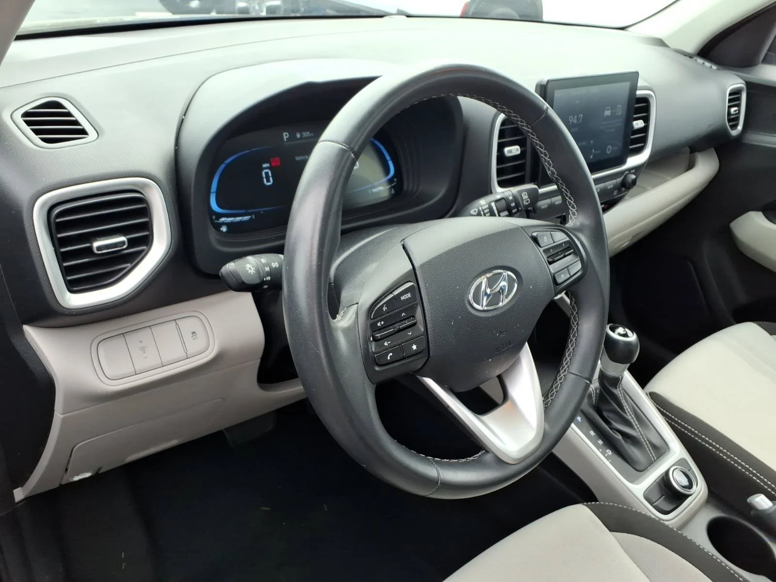 Used 2025 Onyx Black Hyundai SEL image 8