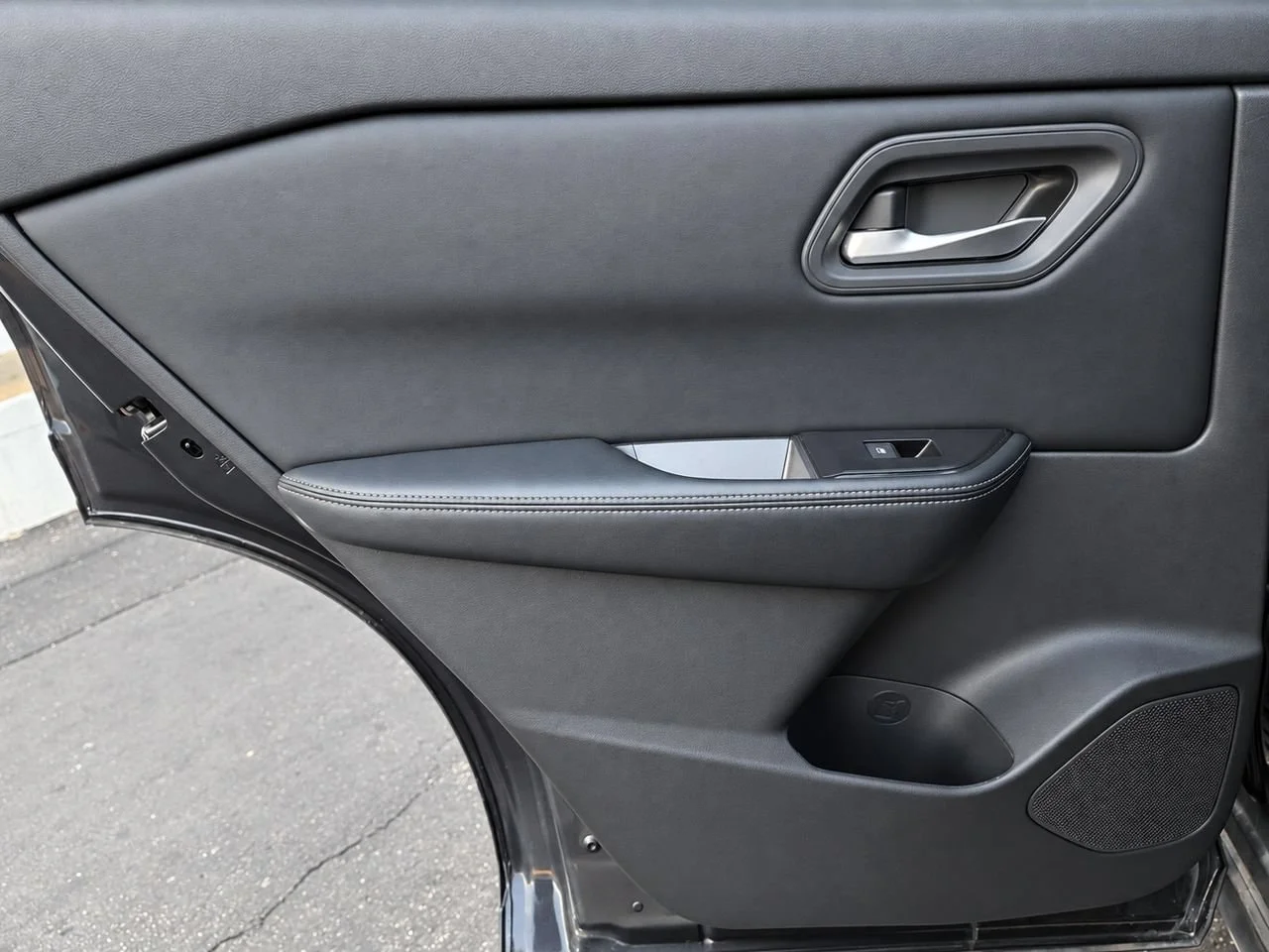 Used 2025  Nissan SV image 30