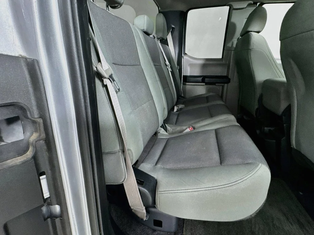 Used 2016 Silver Ford XL image 28