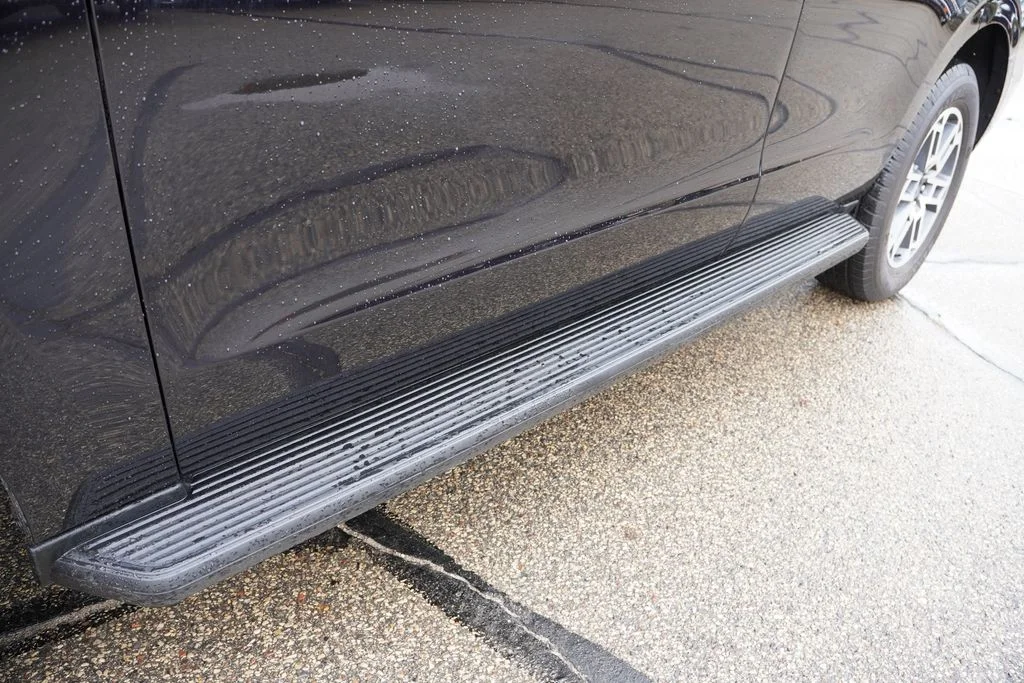 Used 2025 Agate Black Metallic Ford Active image 14
