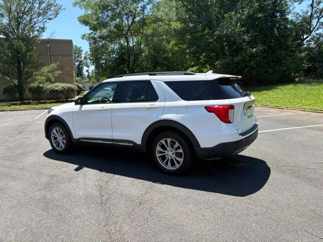 Used 2021 White Metallic Ford XLT image 4