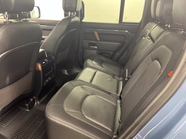 Used 2023 Blue Land Rover X-Dynamic SE image 10