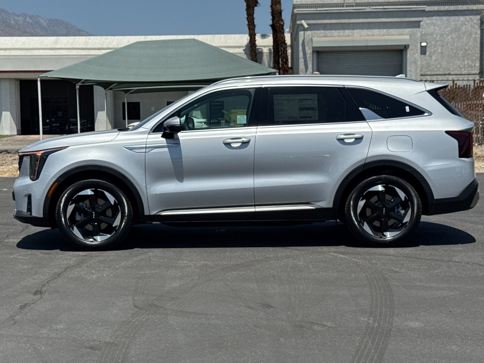 2025 Kia Sorento EX Hybrid - Photo 6