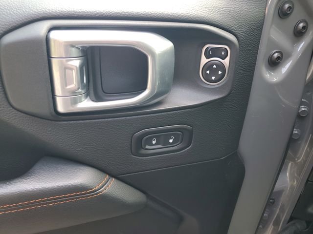 Used 2021 Gray Jeep Mojave image 9