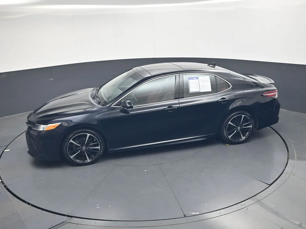 Used 2018 Midnight Black Metallic Toyota XSE image 24