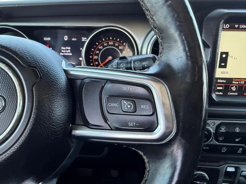 Certified Used 2019 Bright White Clearcoat Jeep Sahara image 13