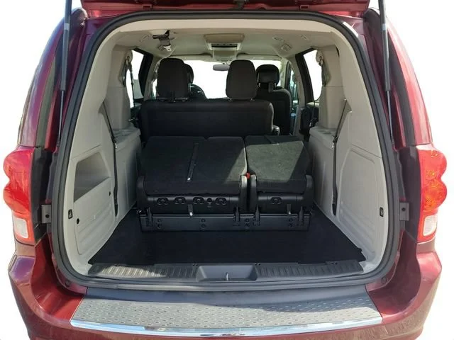 Used 2017 Octane Red Pear Dodge SE image 32