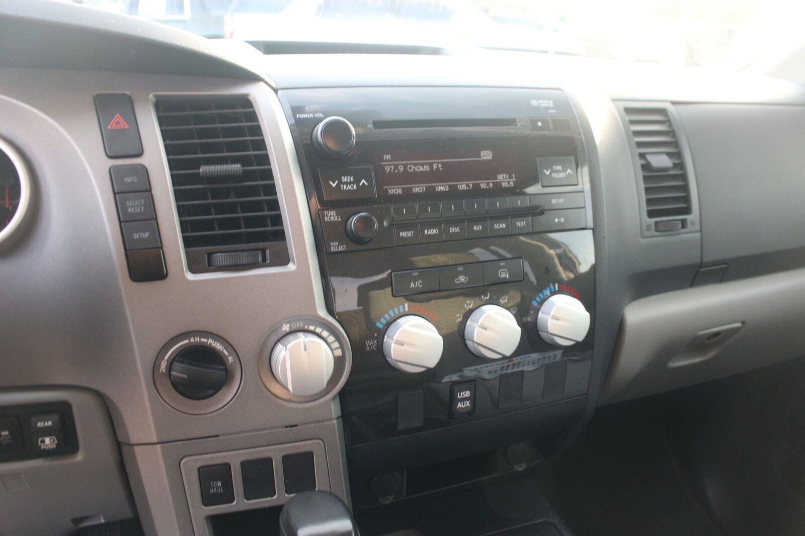 Used 2013 Silver Toyota Double Cab 5.7L FFV V8 6-Spd AT (Natl) image 22
