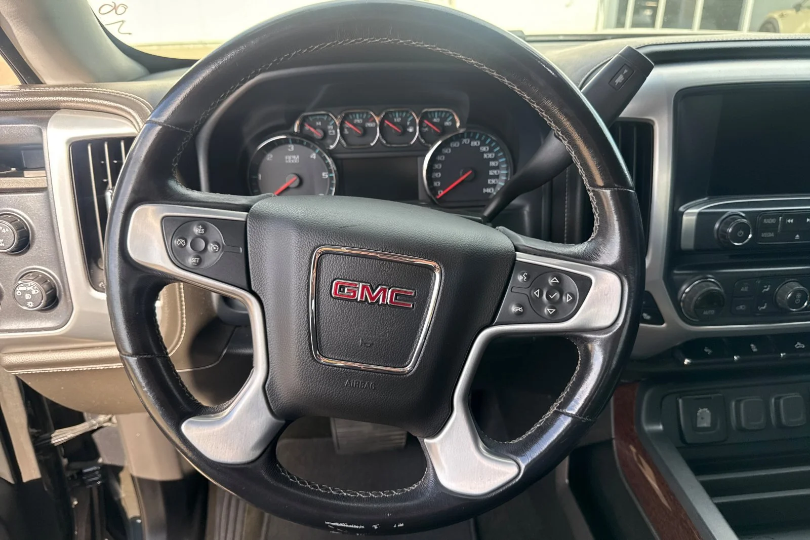 Used 2018 DARK SLATE METALLIC GMC SLT image 20
