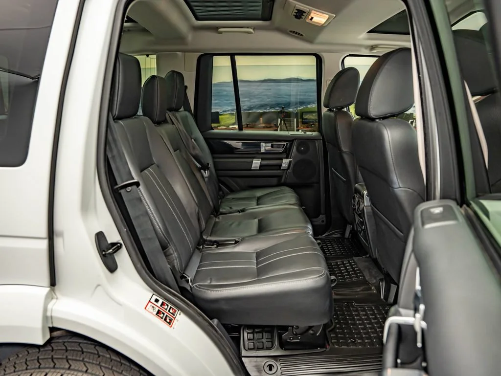 Used 2016 White Land Rover HSE image 34