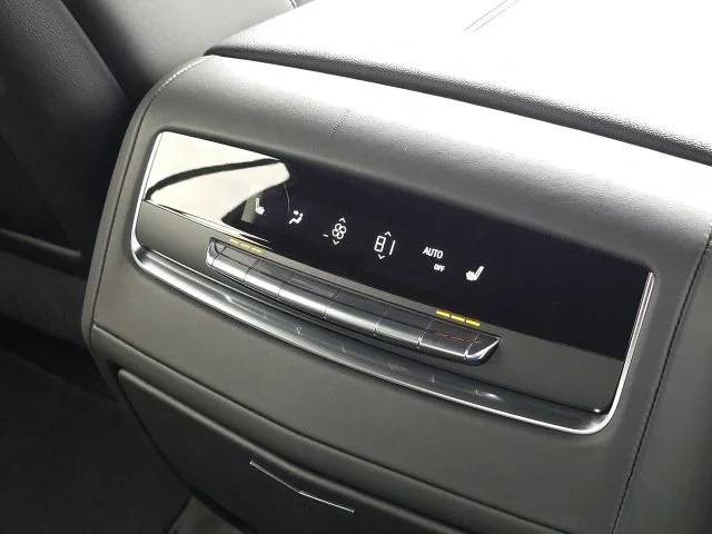 Used 2025 Black Cadillac Sport Platinum image 16