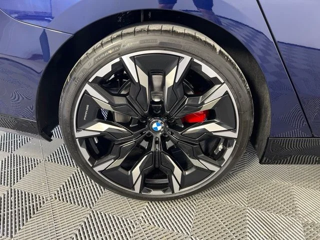 New 2027 Tanzanite Blue II Metallic BMW 540i xDrive image 44