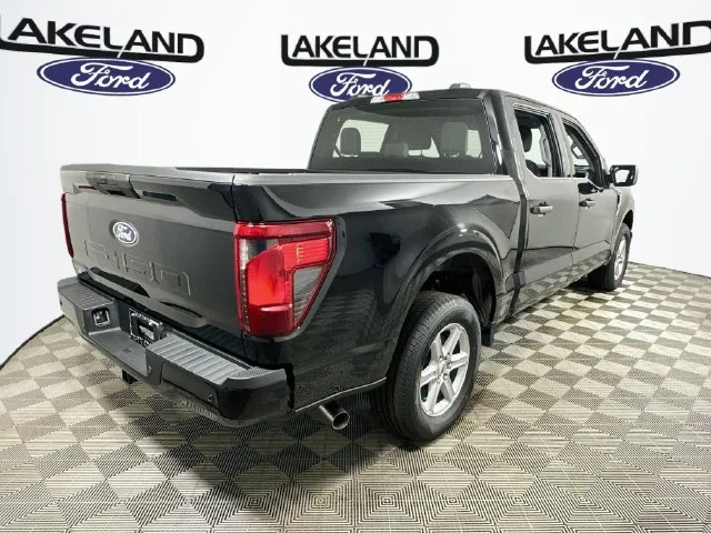 New 2026 Black Ford XLT image 3