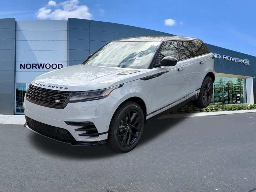 New 2026 Arroios Grey Land Rover Dynamic SE image 1