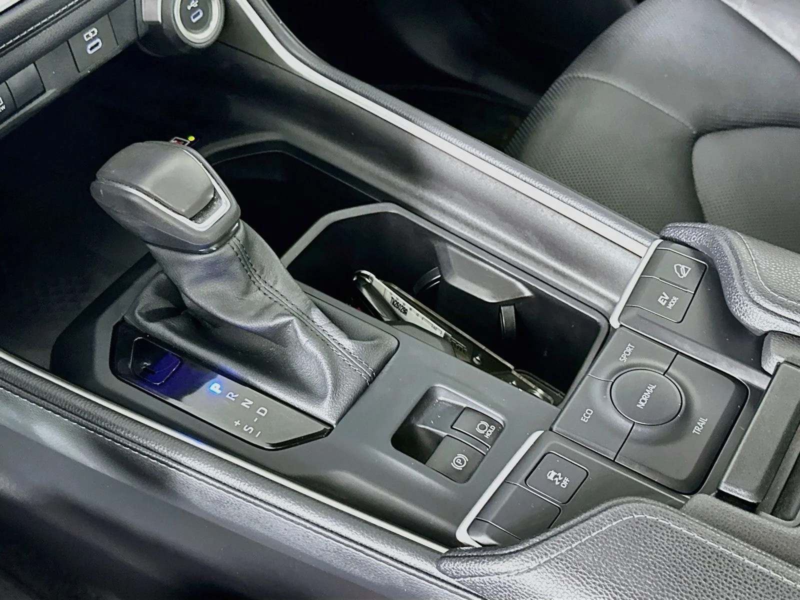 Used 2025  Toyota Nightshade Edition image 17