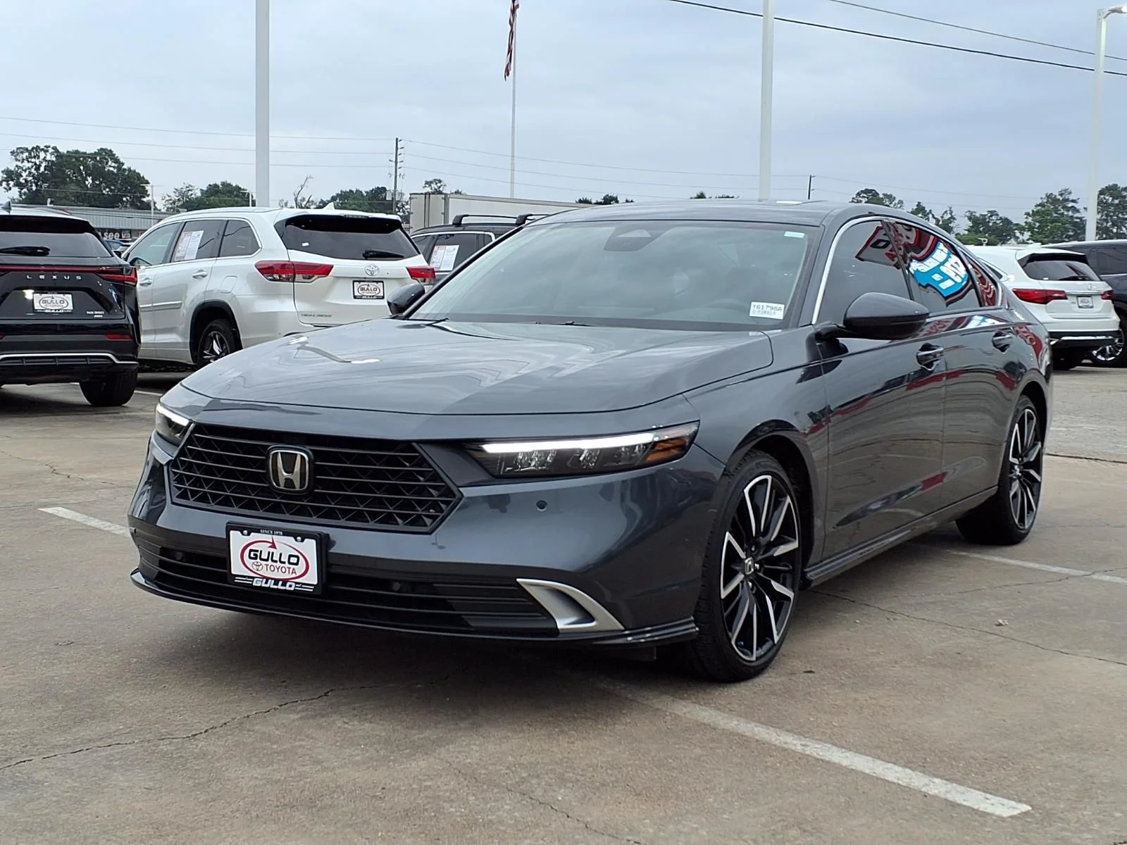 Used 2023  Honda Touring image 3