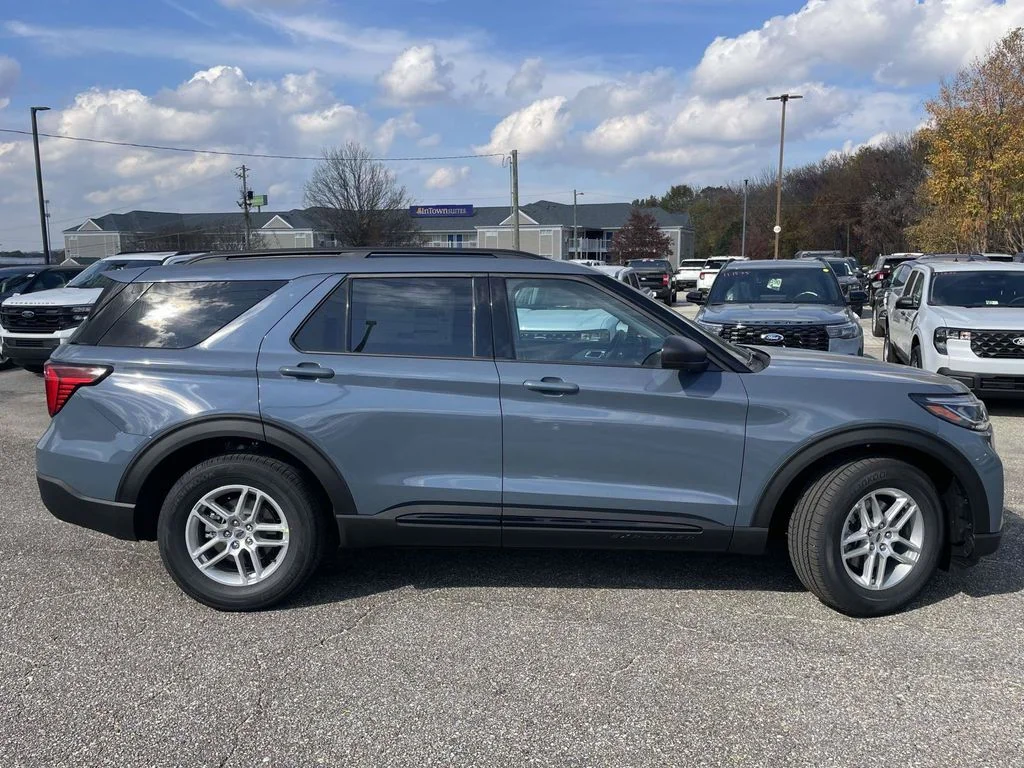New 2026 Vapor Blue Metallic Ford Active image 2