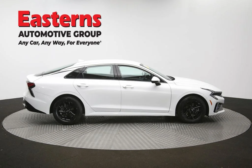 Used 2025 White Kia LXS image 44