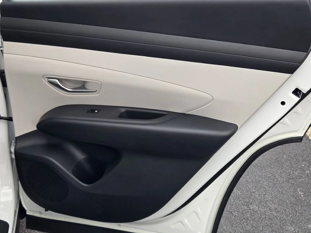 New 2026 White Pearl Hyundai Blue SE image 9