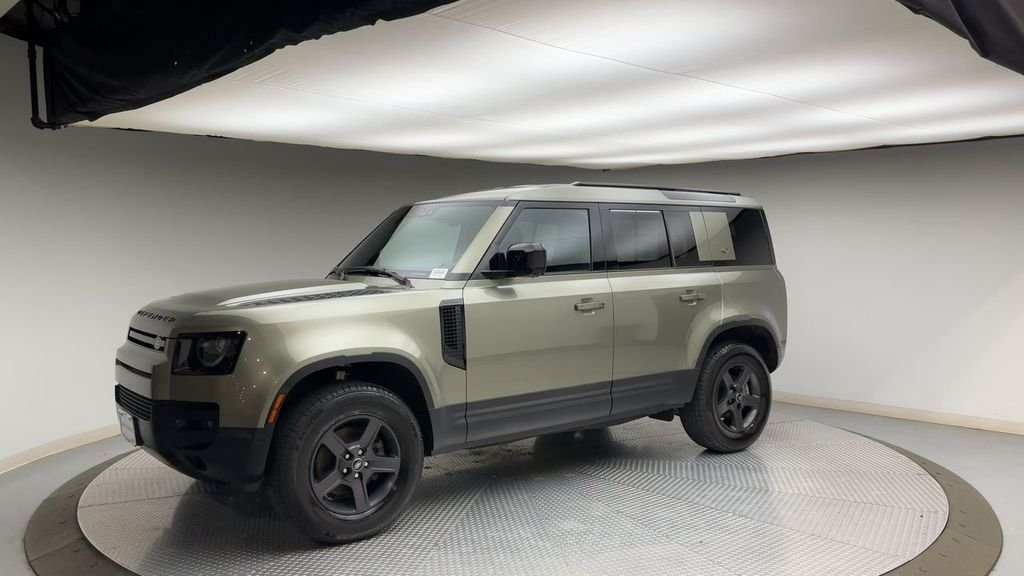Used 2023 Pangea Green Metallic Land Rover S image 6