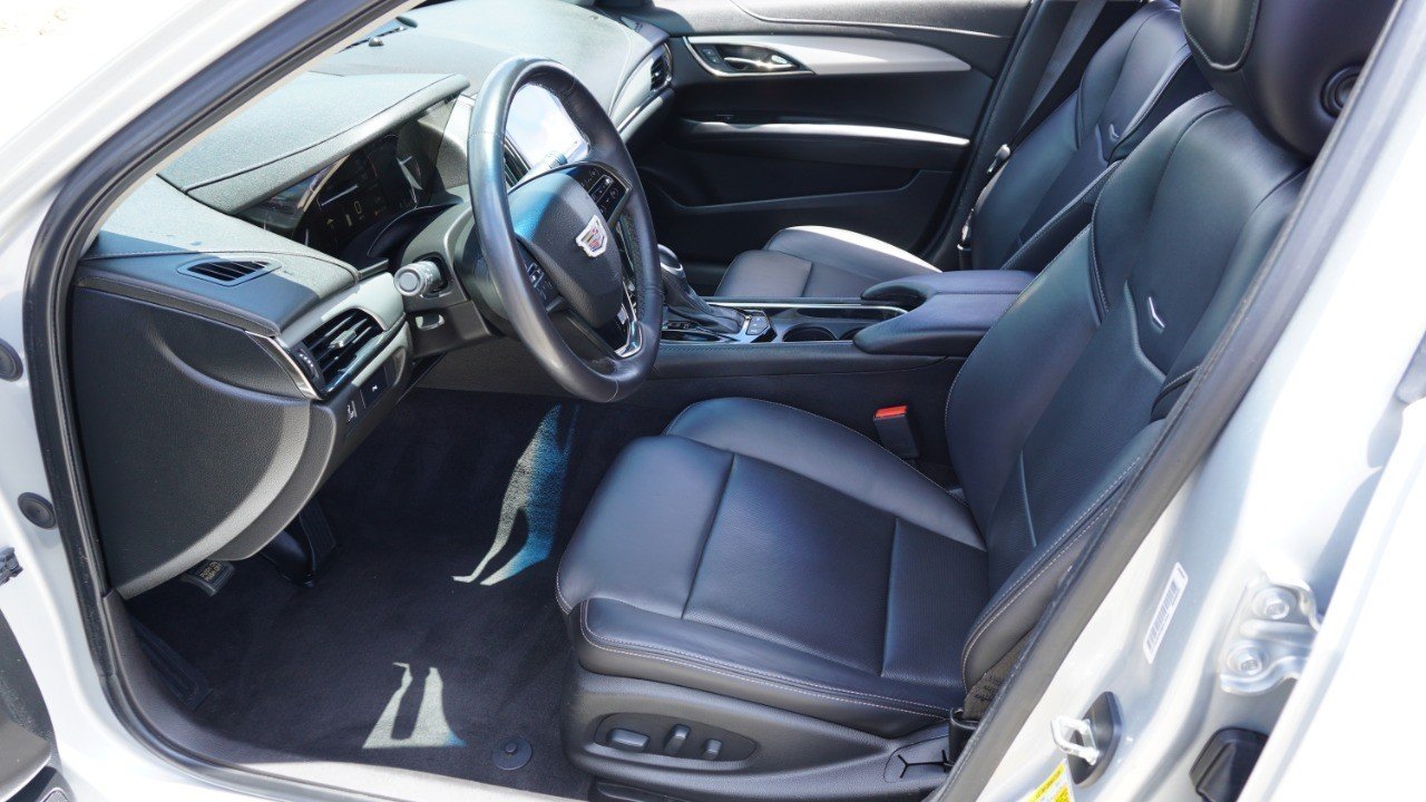 Used 2018 Silver Cadillac Luxury RWD image 13