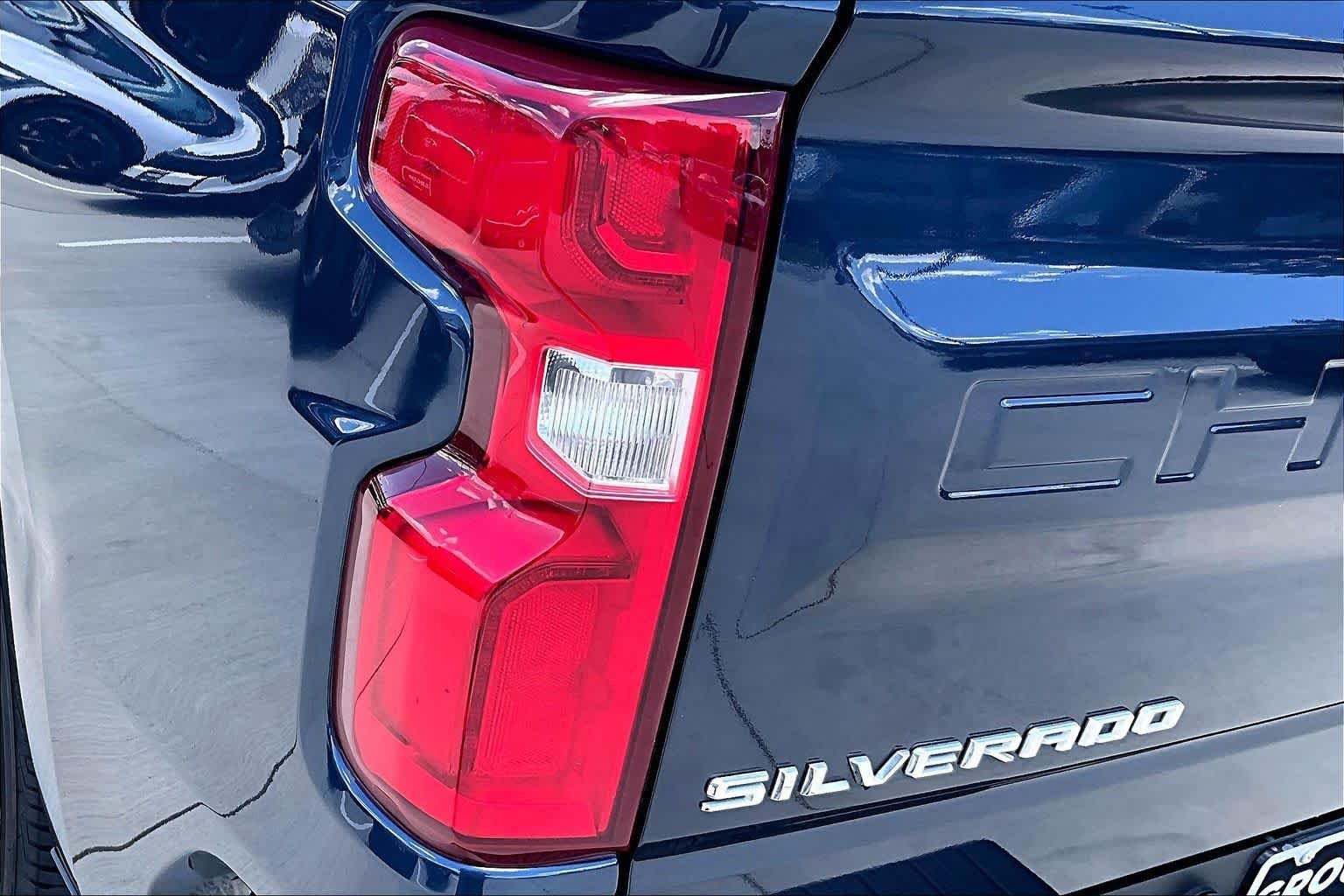 Used 2023 Northsky Blue Metallic Chevrolet RST image 28