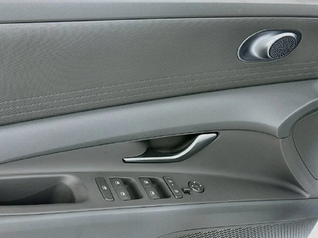 New 2026 Hyundai ELANTRA SE