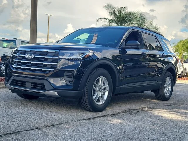 New 2027 Black Metallic Ford Active image 31