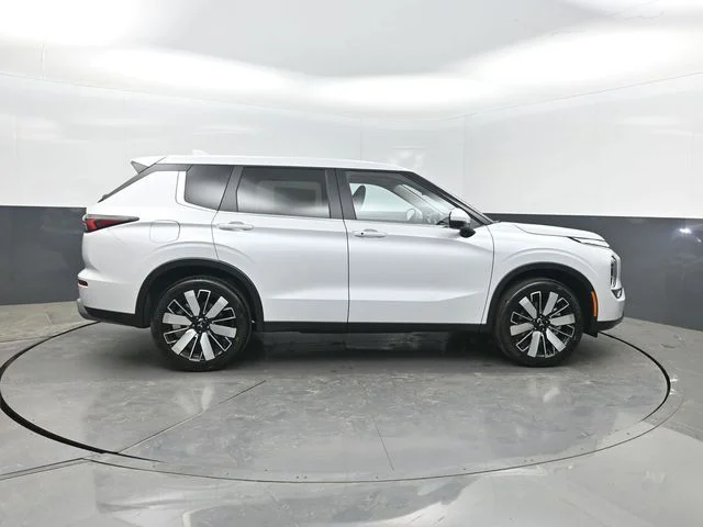 New 2026 White Mitsubishi SE image 33