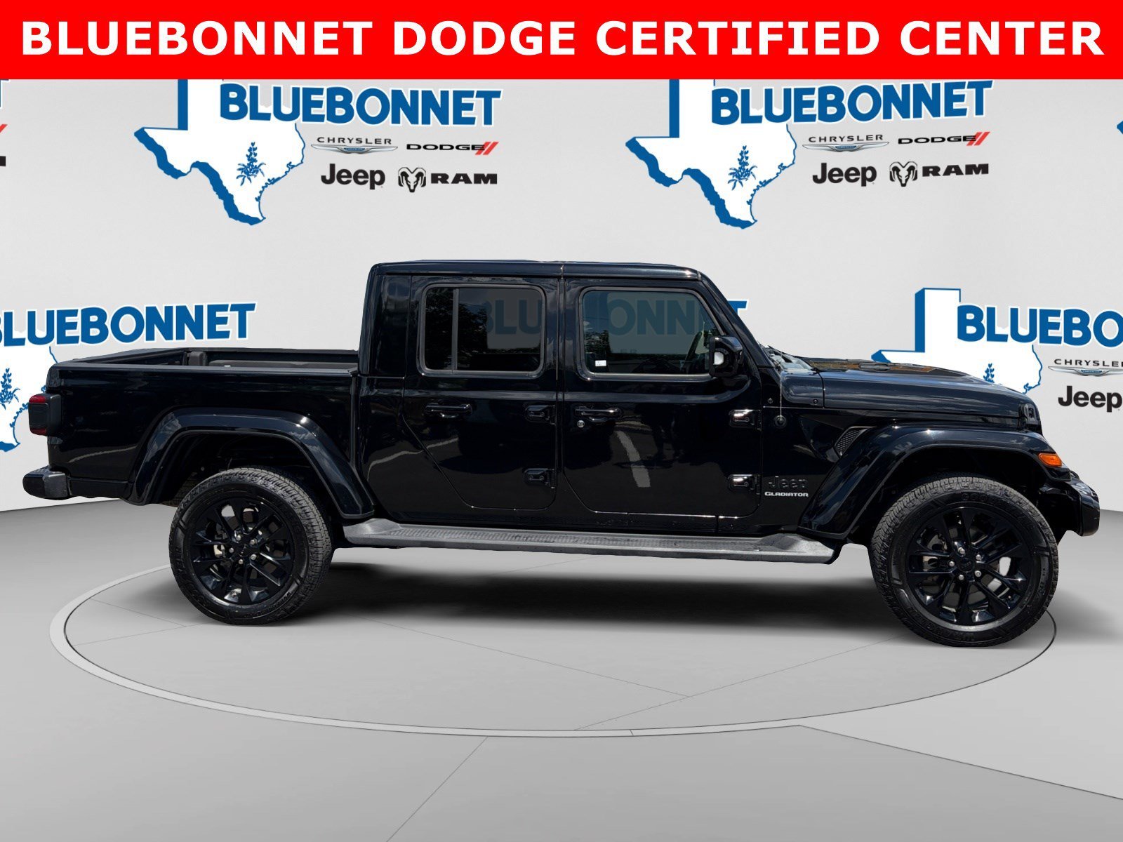 Used 2022 Black Clearcoat Jeep High Altitude image 4